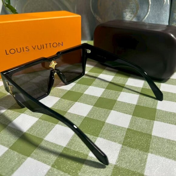 Louis Vuitton Black Sunglasses main image 5